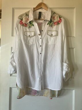 Beautiful Aratta button shirt